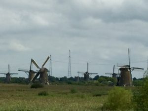 Kinderdijk, vanuit Alblasserdam gezien (c)2016 Martin Lamboo